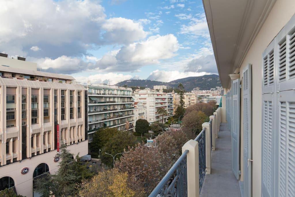 Duplex Avenue Jean-medecin * Nizza